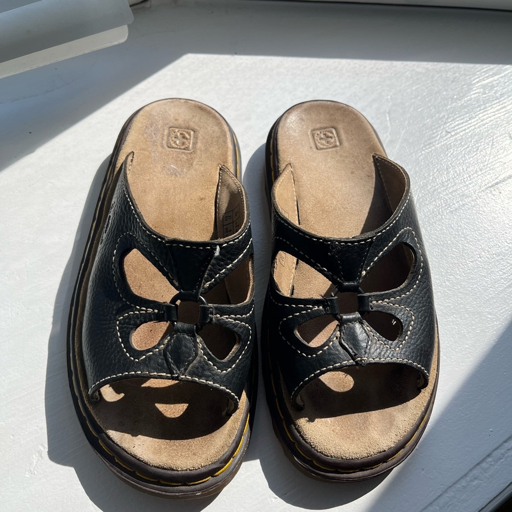 Rare vintage daisy Dr. Martens Black Leather Slide Sandals